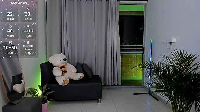 roxie gates  online show from January 2025 01:16:01 AM