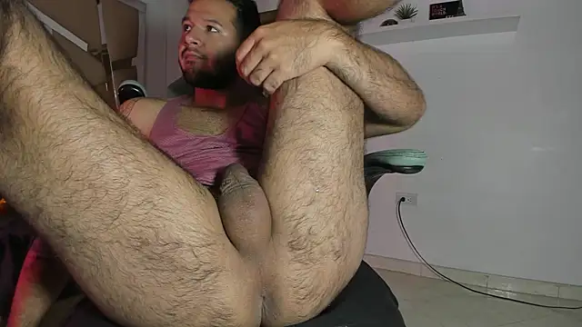 Snapshot of mister_miike chatting on January 2025 09:13:02 AM mister miike online show from January 2025 09:13:02 AM