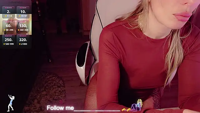 Snapshot of AnnieGOld_ chatting on April 2026 01:42:02 AM AnnieGOld online show from April 2026 01:42:02 AM