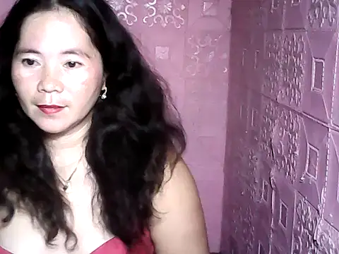 hotpusie 4u online show from November 2025 04:40:01 PM