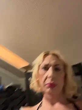 shemale000 online show from April 2026 07:00:01 AM