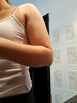 mayhott2 online show from September 2025 05:05:02 PM