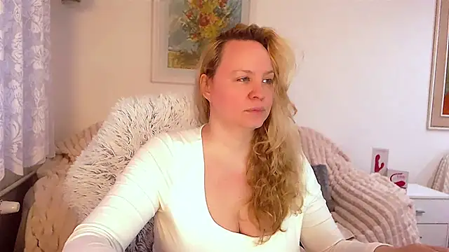 Sarah4you online show from February 2025 04:04:01 PM