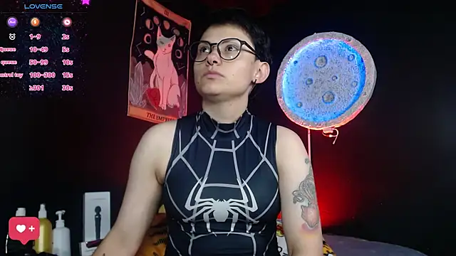 girl intense444 online show from June 2026 01:06:02 PM