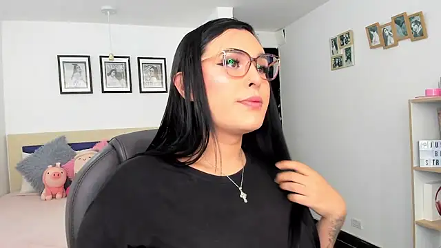 Snapshot of naty_pink chatting on April 2026 03:35:02 PM naty pink online show from April 2026 03:35:02 PM