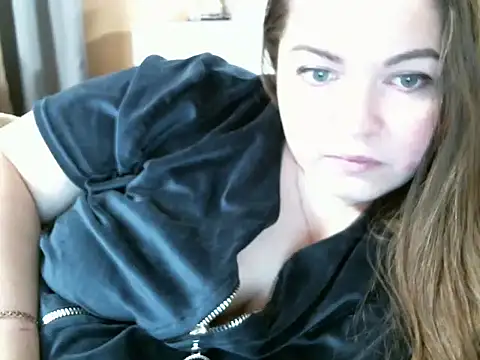 Snapshot of cute__cherry chatting on February 2025 10:30:02 PM cute cherry online show from February 2025 10:30:02 PM