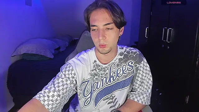 Alex smith00 online show from September 2025 09:20:01 PM