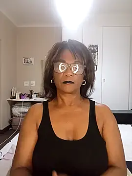 Snapshot of Hotgrannyx chatting on October 2025 04:04:01 AM Hotgrannyx online show from October 2025 04:04:01 AM