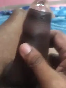 Snapshot of omar23121 chatting on January 2025 07:58:02 PM omar23121 online show from January 2025 07:58:02 PM