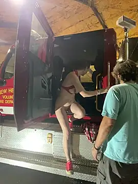 Charlie-N-Bubblez online show from December 2024 02:38:01 AM