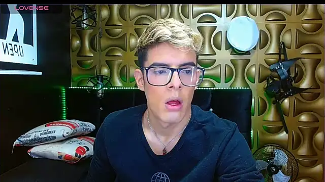 angel sexyevil online show from March 2025 12:22:01 PM