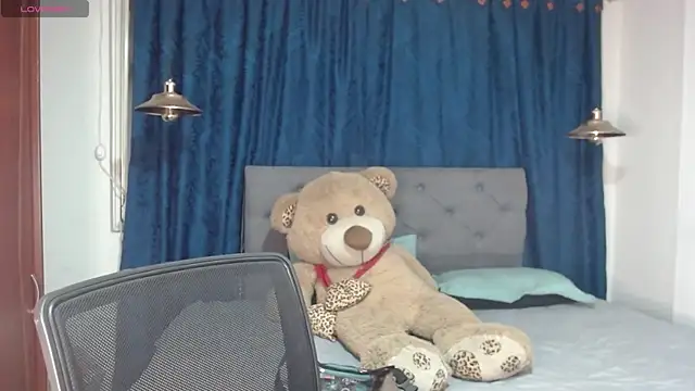 sarah lovesu online show from September 2025 08:33:01 PM