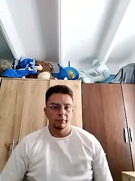 n1ck09797 online show from January 2026 03:50:02 PM