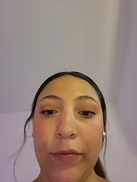 Snapshot of VickyHoult chatting on October 2025 08:42:02 PM VickyHoult online show from October 2025 08:42:02 PM