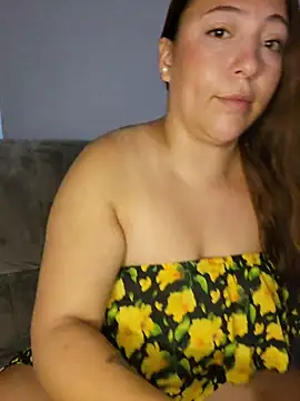 Snapshot of VickyHoult chatting on November 2025 10:12:01 PM VickyHoult online show from November 2025 10:12:01 PM