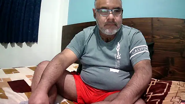 Snapshot of PhillDrake11 chatting on June 2026 04:25:02 AM PhillDrake11 online show from June 2026 04:25:02 AM