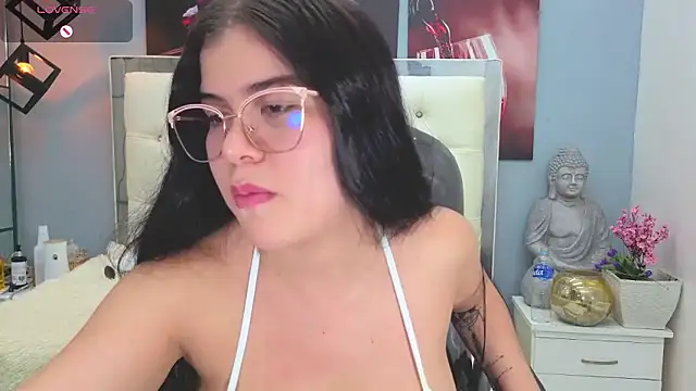 pearl weet online show from December 2025 06:26:01 PM