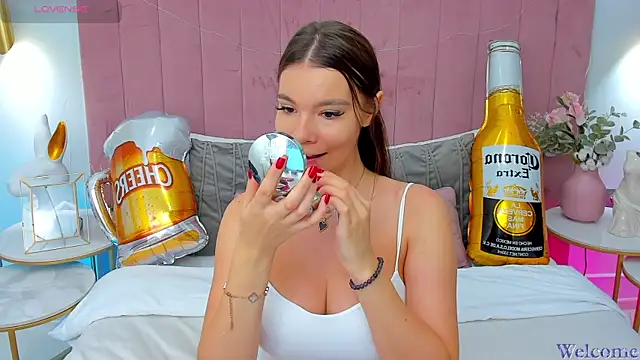 MiaMuse online show from September 2025 12:19:01 PM