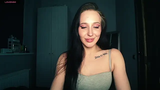 AliceTurnOn online show from April 2026 05:07:01 PM