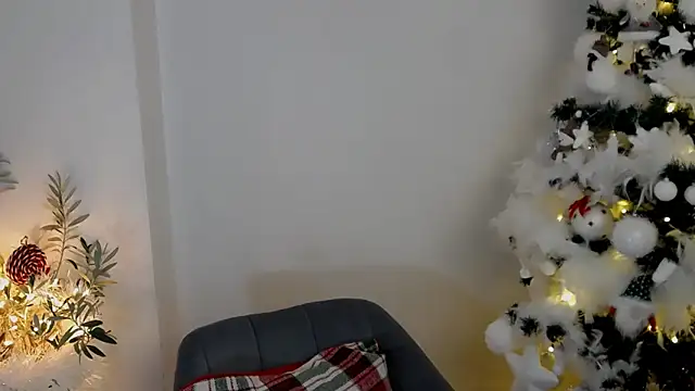 Xentthia online show from December 2025 02:37:02 PM