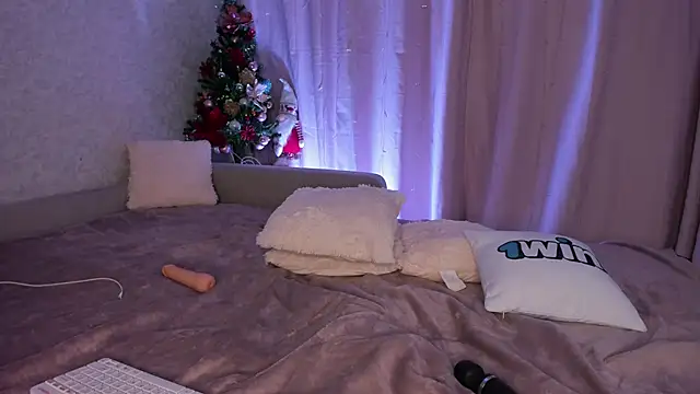 Snapshot of Kitty_Ricky chatting on January 2025 08:16:02 PM Kitty Ricky online show from January 2025 08:16:02 PM