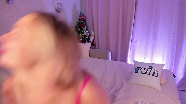 Snapshot of Kitty_Ricky chatting on January 2025 10:38:01 AM Kitty Ricky online show from January 2025 10:38:01 AM