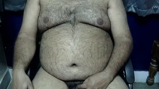 Snapshot of hairysubcub_70 chatting on January 2025 03:28:02 PM hairysubcub 70 online show from January 2025 03:28:02 PM