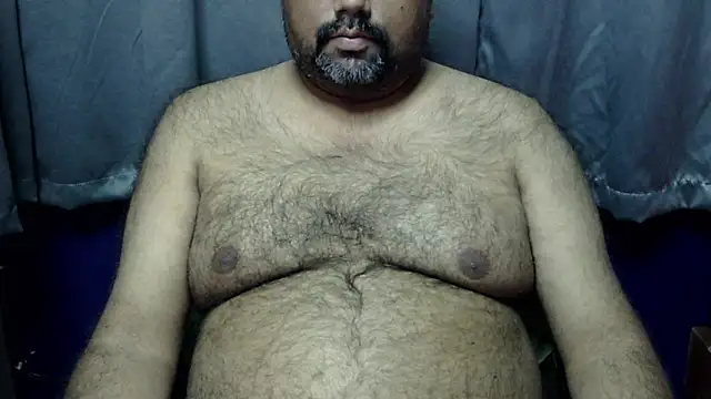 Snapshot of hairysubcub_70 chatting on January 2025 01:11:01 PM hairysubcub 70 online show from January 2025 01:11:01 PM