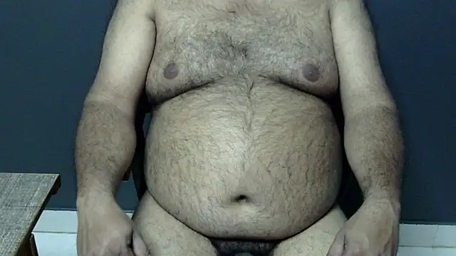 Snapshot of hairysubcub_70 chatting on January 2025 01:24:02 PM hairysubcub 70 online show from January 2025 01:24:02 PM
