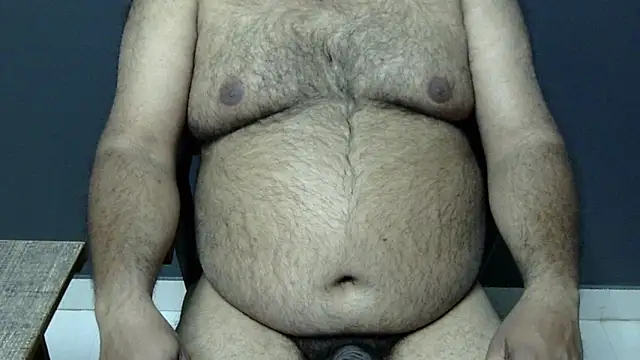Snapshot of hairysubcub_70 chatting on February 2025 01:26:02 PM hairysubcub 70 online show from February 2025 01:26:02 PM