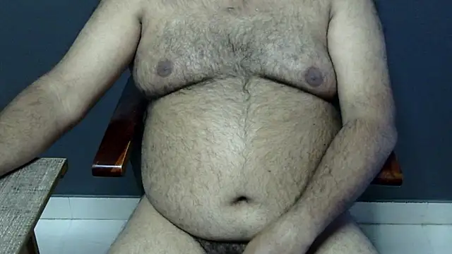 Snapshot of hairysubcub_70 chatting on February 2025 01:17:02 PM hairysubcub 70 online show from February 2025 01:17:02 PM