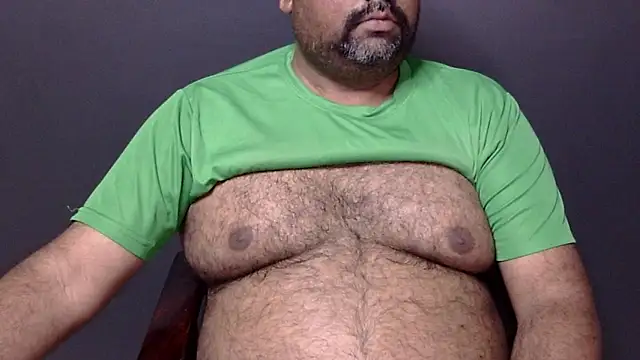 Snapshot of hairysubcub_70 chatting on March 2025 01:09:01 PM hairysubcub 70 online show from March 2025 01:09:01 PM