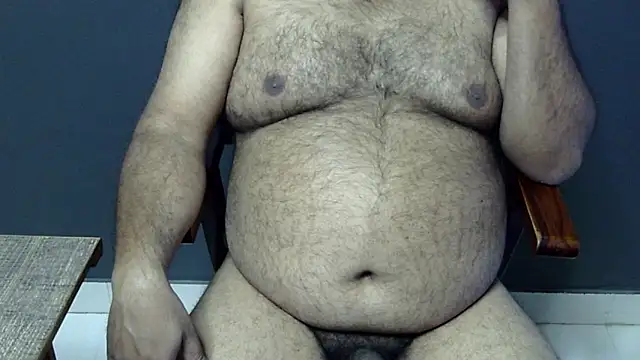 Snapshot of hairysubcub_70 chatting on March 2025 06:12:02 AM hairysubcub 70 online show from March 2025 06:12:02 AM