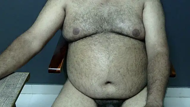 Snapshot of hairysubcub_70 chatting on March 2025 01:46:02 PM hairysubcub 70 online show from March 2025 01:46:02 PM