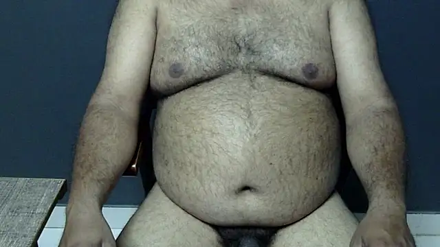 Snapshot of hairysubcub_70 chatting on March 2025 01:51:01 PM hairysubcub 70 online show from March 2025 01:51:01 PM