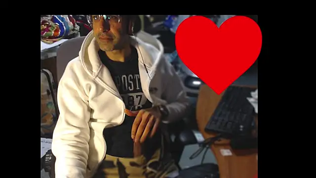 Gsmile1 online show from April 2026 08:39:02 PM