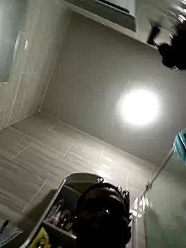 Slader06 online show from October 2025 06:59:01 PM