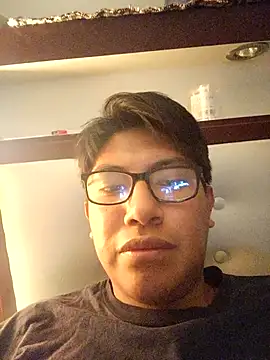 Snapshot of Francotirador21 chatting on October 2025 11:21:02 PM Francotirador21 online show from October 2025 11:21:02 PM