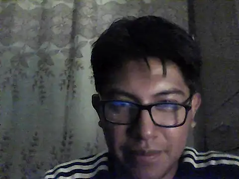 Snapshot of Francotirador21 chatting on November 2025 12:10:01 AM Francotirador21 online show from November 2025 12:10:01 AM