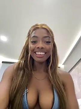 Snapshot of Vane_Rossee chatting on February 2025 12:38:02 AM Vane Rossee online show from February 2025 12:38:02 AM