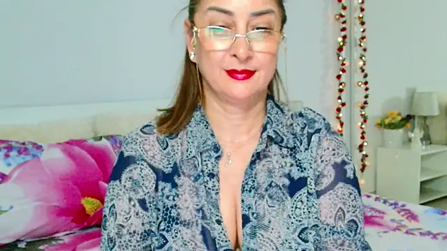 Tyana40 online show from May 2026 11:01:04 PM