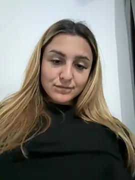 NicolePlay online show from April 2026 08:01:02 PM