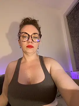FemDom RubyKnightXXO online show from September 2025 09:15:02 PM