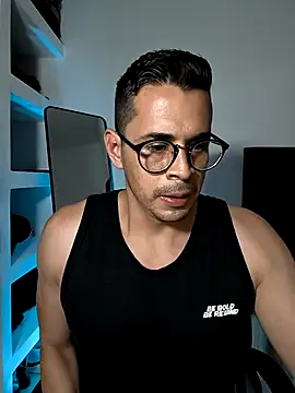 Snapshot of towers_j chatting on September 2025 11:18:02 PM towers j online show from September 2025 11:18:02 PM
