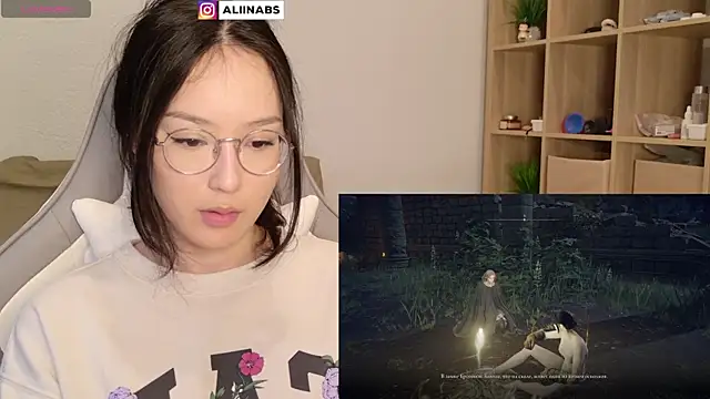 Snapshot of aliiiiiina chatting on December 2024 09:19:01 PM aliiiiiina online show from December 2024 09:19:01 PM