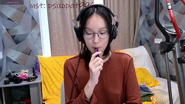 Snapshot of aliiiiiina chatting on October 2025 06:47:01 AM aliiiiiina online show from October 2025 06:47:01 AM