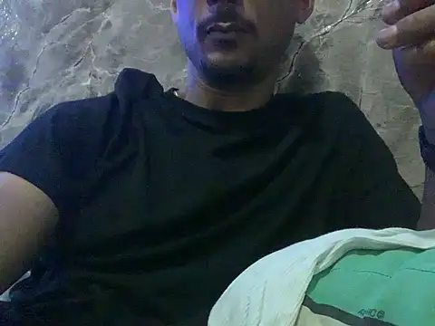 Snapshot of domigoodguy chatting on January 2025 04:32:01 AM domigoodguy online show from January 2025 04:32:01 AM