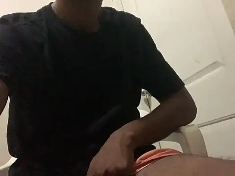 Snapshot of domigoodguy chatting on February 2025 12:38:02 AM domigoodguy online show from February 2025 12:38:02 AM