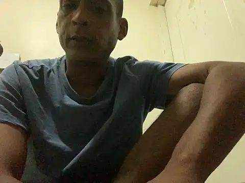 Snapshot of domigoodguy chatting on February 2025 12:05:01 AM domigoodguy online show from February 2025 12:05:01 AM