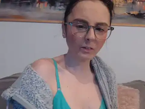 Snapshot of cleophee chatting on February 2025 07:01:02 AM cleophee online show from February 2025 07:01:02 AM